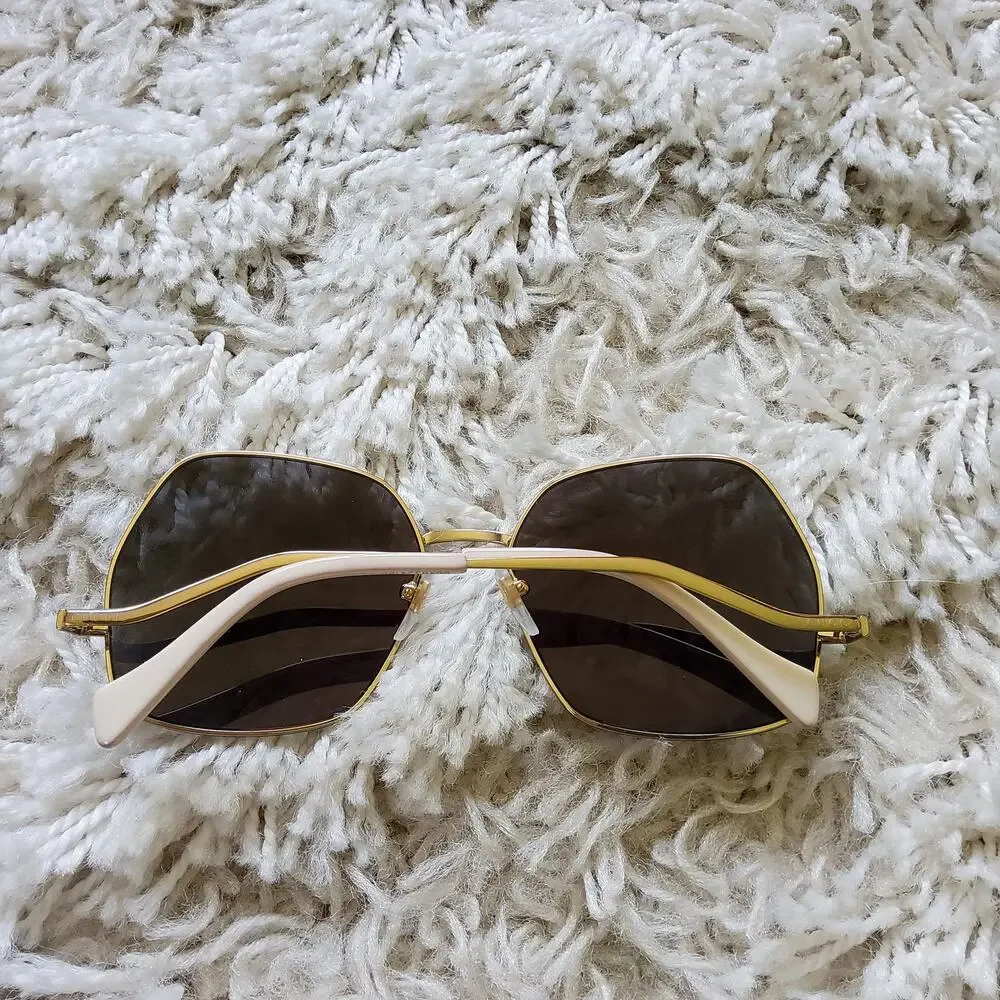 Gucci Baddie Retro Gold White Metal Frame Oversized Geometric Sunglasses
